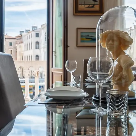 Royal Rialto Apartment - Grand Canal View Venezia Esterno foto