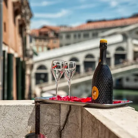 Royal Rialto Apartment - Grand Canal View Venezia Esterno foto